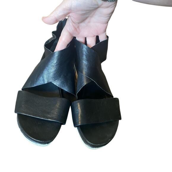 Eileen Fisher Black Leather cross cross wide strap Sandals back zipper size 10 - Picture 1 of 11